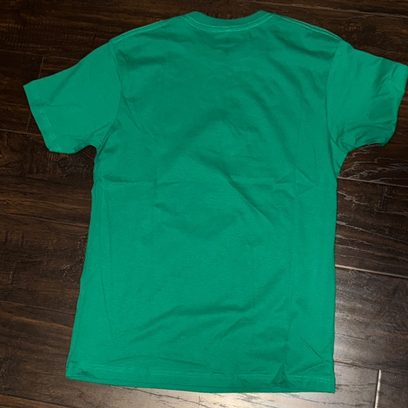 🎄NWOT! Buddy the Elf OMG Santa Tshirt - Picture 4 of 4